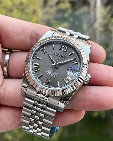 seiko datejust roman dial.